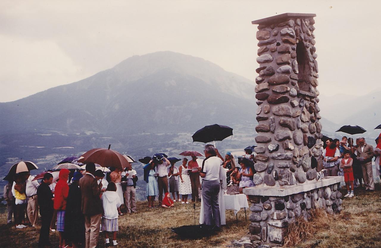 juillet 1983 : la messe sous la pluie